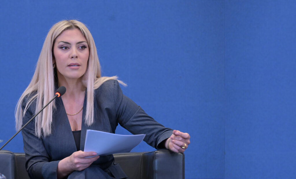 Deliu Kodra  Thaçi flet me optimizëm për Kosovën edhe nga Haga  Kurti vetëm me ankesa e vajtime