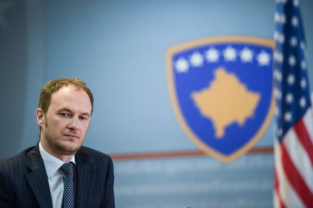 Rujuni nga miqtë që sjellin tribunale ndërkombëtare