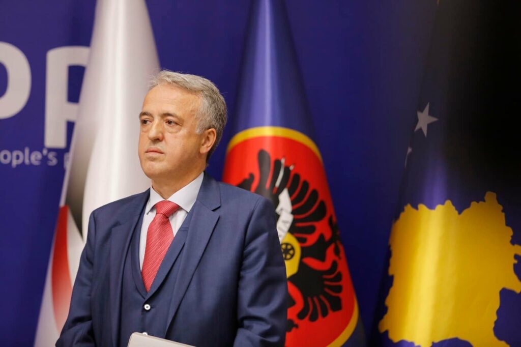 Muhamet Hamiti kërkon lidership të ri në LDK