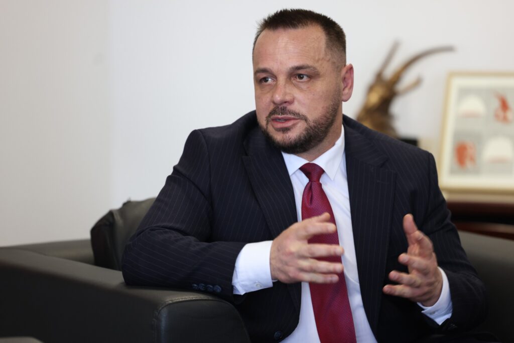 Maqedonci për blerjen e raketave kineze nga Serbia  Shpërfaqje e tendencave hegjemoniste ndaj fqinjëve