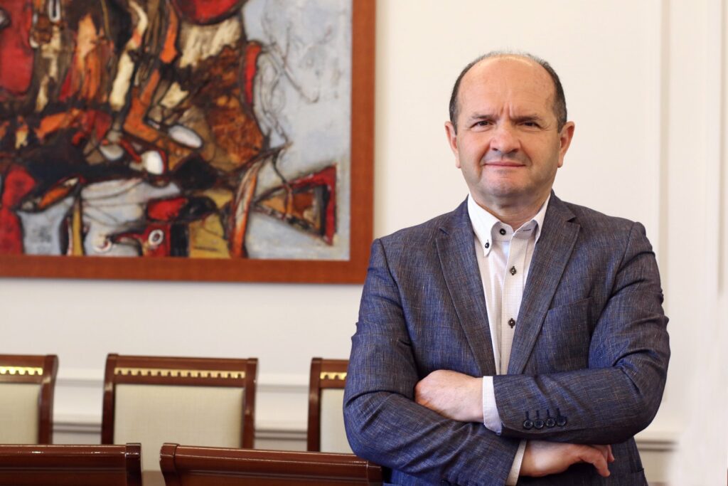 ASIMETRIA E PLAGËVE TË LUFTËS