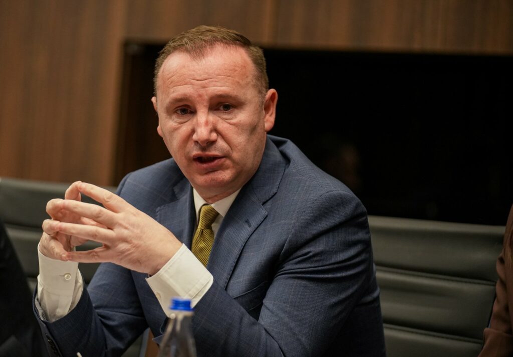 Zemaj  Sektori i shëndetësisë ndodhet në nivelin më të ulët të përgjegjësisë institucionale