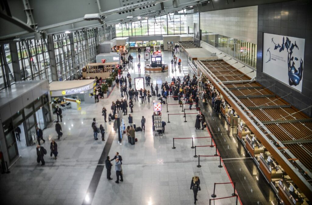Aeroporti i Prishtinës  Rreth 16 mijë hyrje gjatë fundjavës