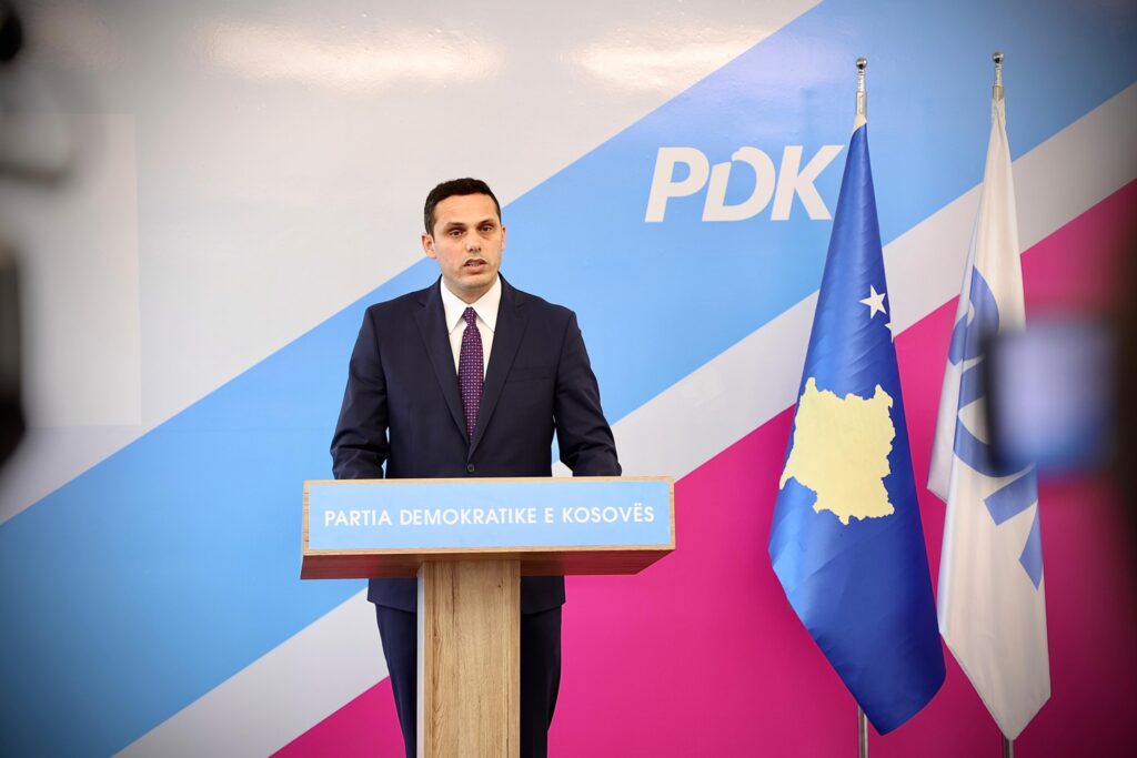 Vetëm 12 ditë para zgjedhjeve  Qeveria ndan 2 milionë euro nga buxheti i shtetit për të blerë vota