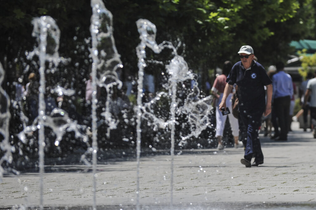 Parashikimi i motit për të shtunën  IHMK  Temperaturat do arrijnë deri në 34 gradë