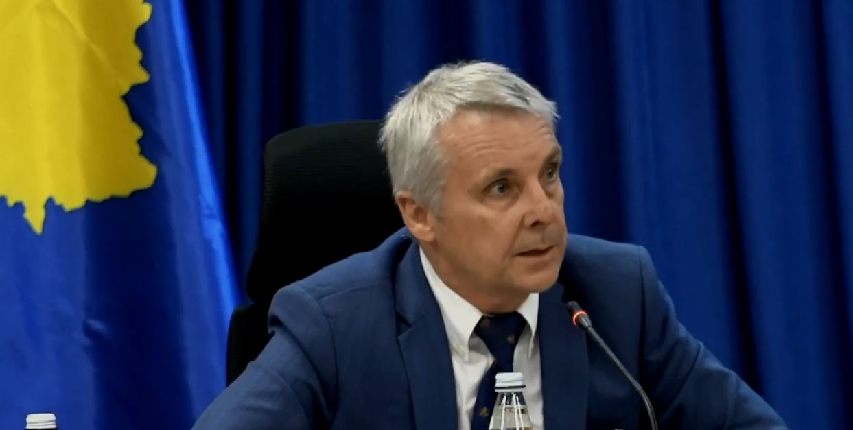 Rohde  Zgjidhja e krizës u takon politikanëve  jo Kushtetueses   Kosova rrezikon të humbë relevancën