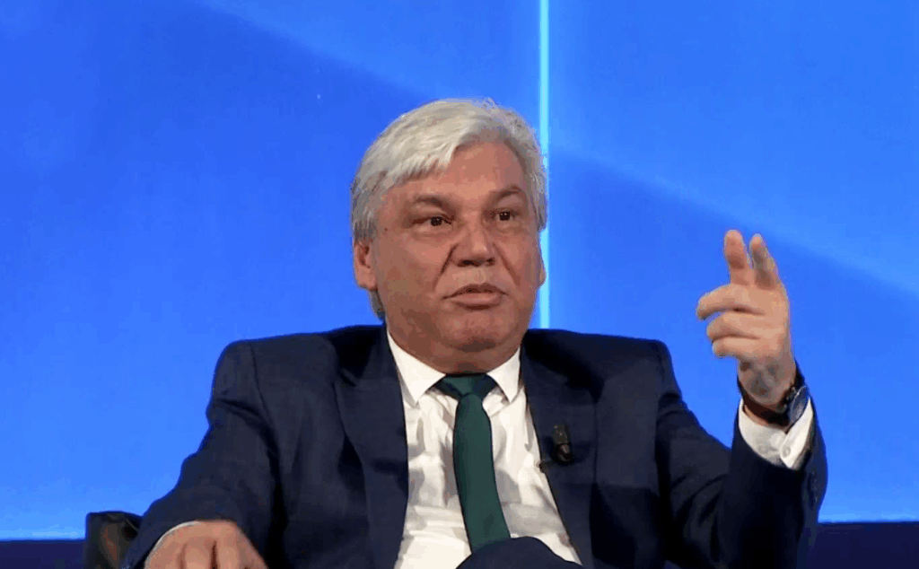 Kryeziu  Kuvendi duhet të konstituohet  pastaj të shpërndahet dhe të shkohet në zgjedhje
