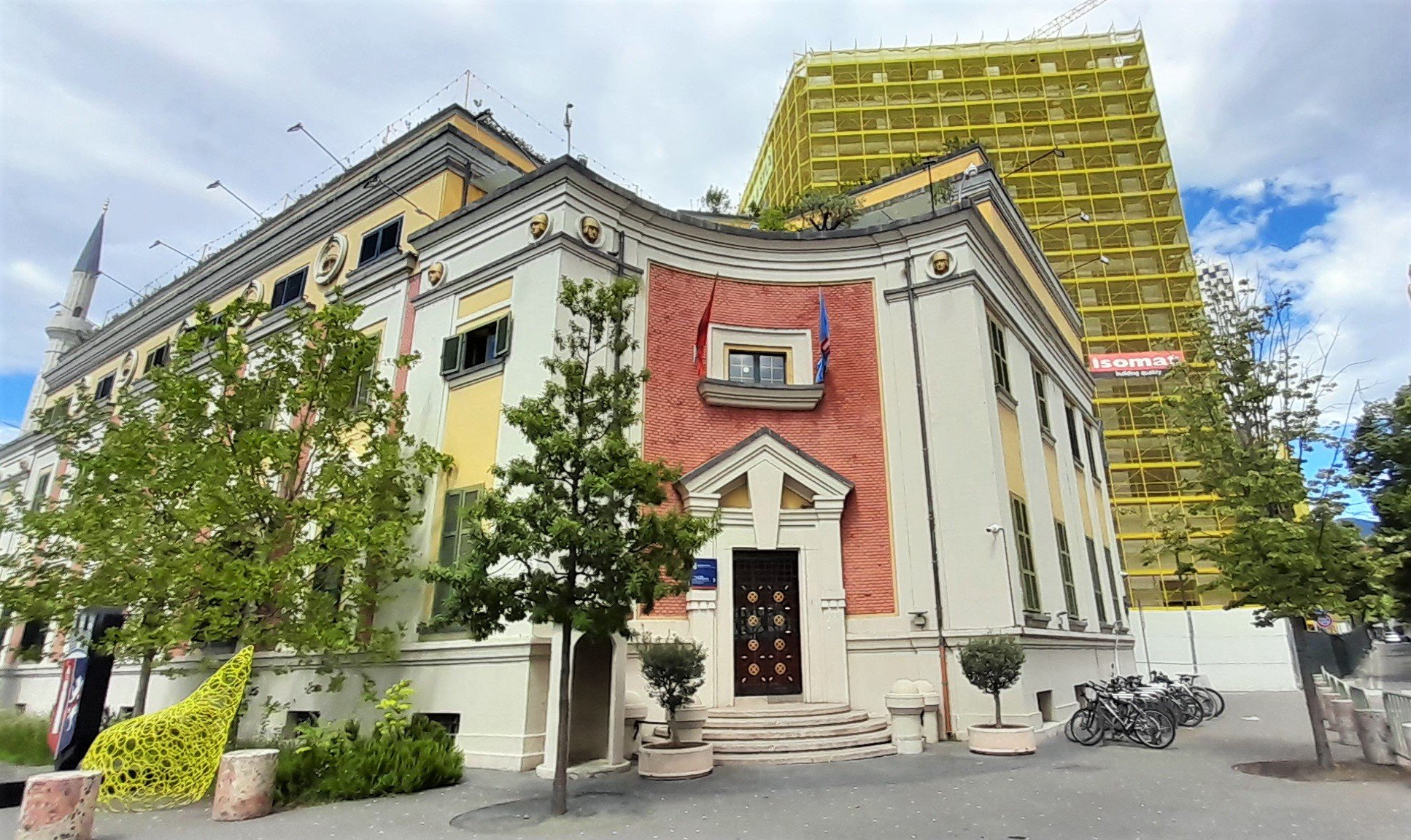 Japin dorëheqjen 4 nënkryetarë të Tiranës