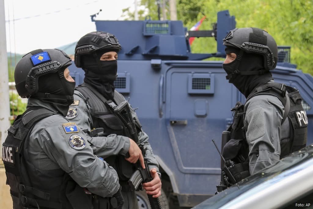 Lirim Mehmetaj  Katër policë të Njësisë Speciale u suspenduan pasi bën shaka me Dimal Bashën
