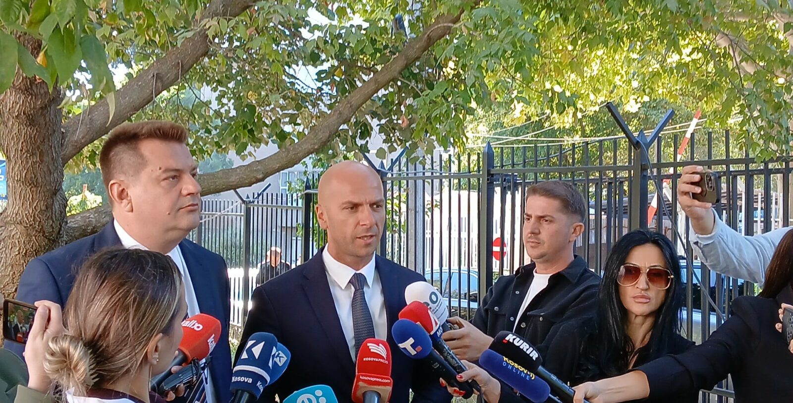 Sulmi ndaj gazetarëve  Simiqi deklarohet pas seancës