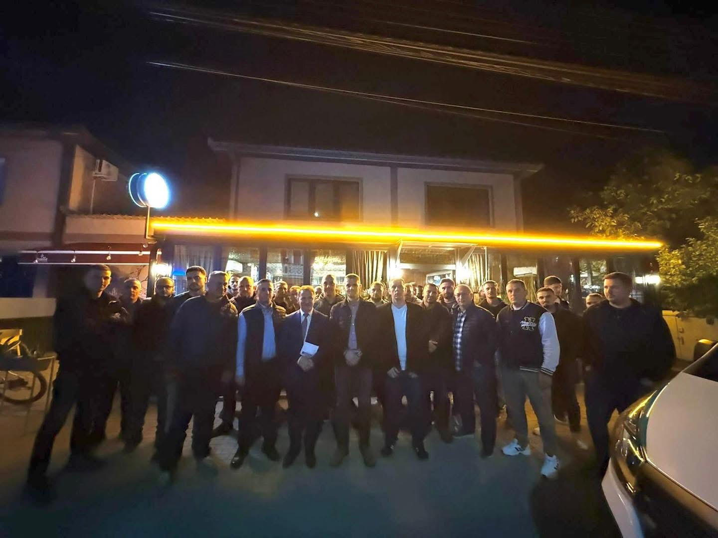 Ferit Idrizi nga mahalla e sheqerava  Banorët që prej sonte na uruan fitoren