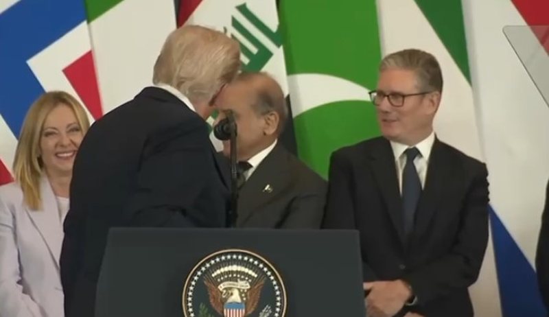 VIDEO   Je e bukur    Donald Trump komplimenton Melonin pas marrëveshjes për paqen në Gaza