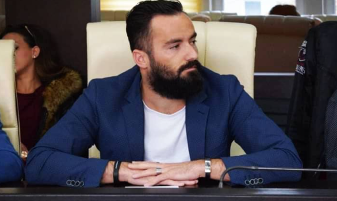 Dyshime për vjedhje votash nga VV  gazetari nga Mitrovica  Në Shipol ka nisur hetimi i një skeme ultra kriminale