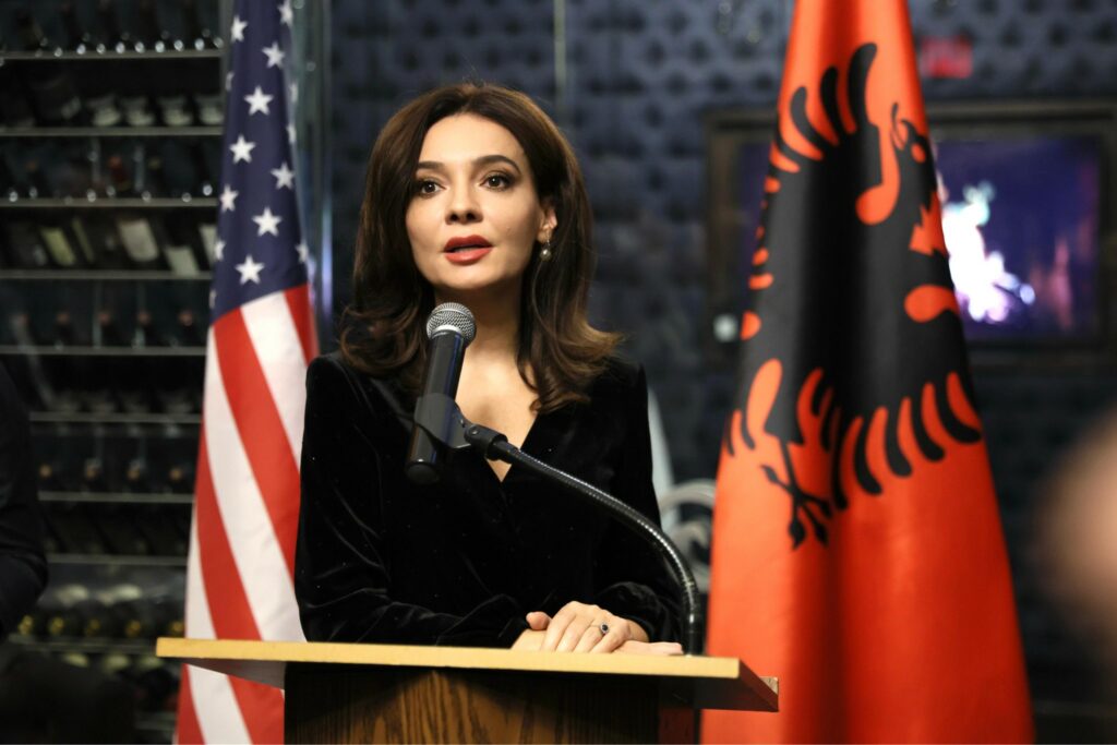 Spiropali pas vendimit të Hagës  Aktgjykimi mund të shtrembërojë historinë  Shqipëria dhe Kosova duhet të flasin me një zë
