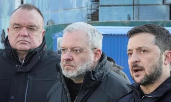 Tufa me dollarë dhe tualete ari  akuzat për korrupsion kundër personit të besuar të Zelenskyyt