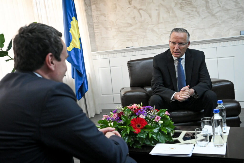 Kurti  Do përpiqem për takim me Hamzën  PDK ja kërkoi që t i besojmë në mënyrë absolute dhe të verbër për presidentin