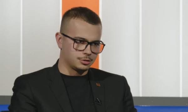 Aktivisti i LDK së të cilin e fotografoi Sveçla  I di ligjet  isha në rrugë dhe s e prita  reagova me kulturë