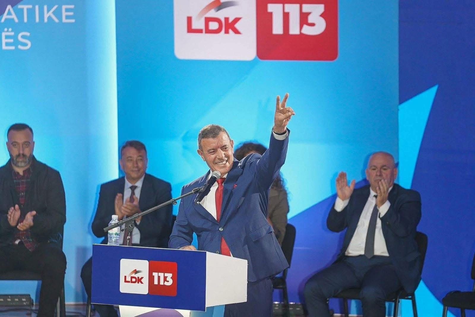 Hykmete Bajrami  Obiliqi e ka Xhafer Gashin  kryetarin punëtor e të ndershëm