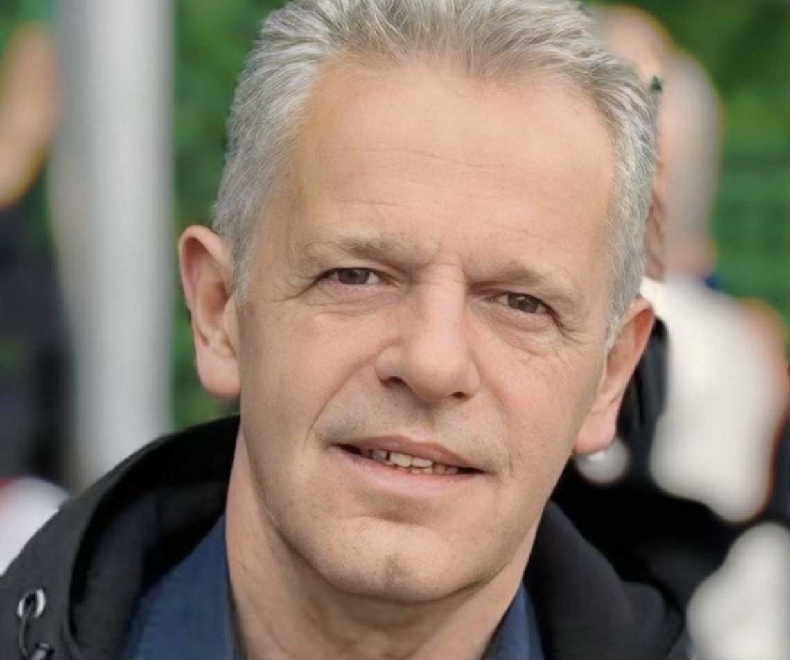 roli-i-intelektualit-ne-shoqeri-dhe-pergjegjesia-e-elites-politike