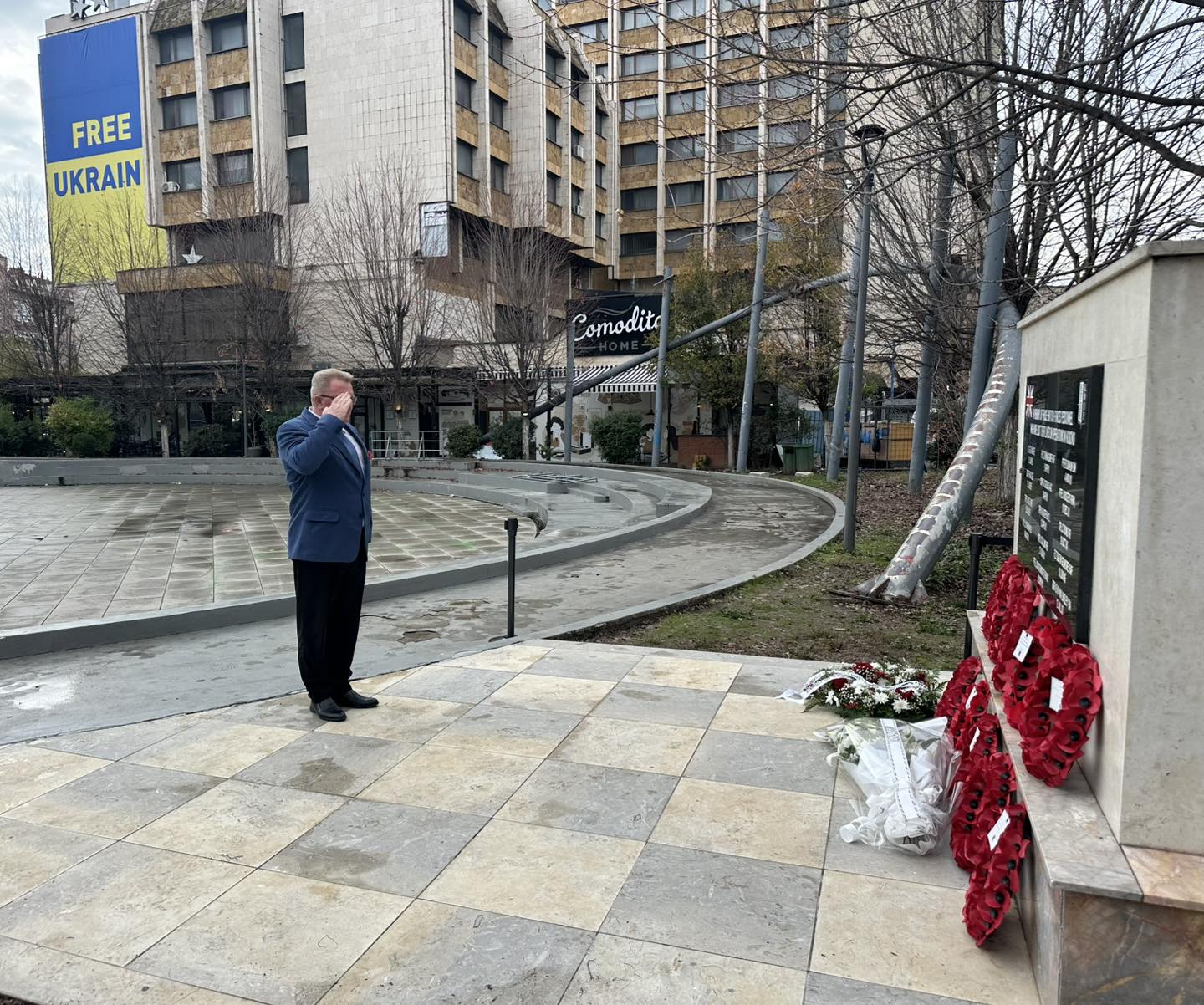 Gjenerali Hisen Berisha nderoi ushtarët britanikë në Ditën e Përkujtimit të Mbretërisë së Bashkuar