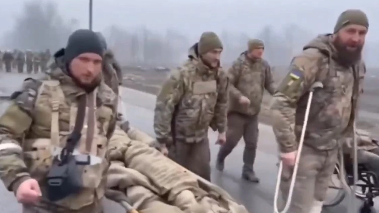 Ushtarë  të lodhur  dhe demoralizuar ukrainas  rusët përdorin inteligjencën artificiale për propagandë