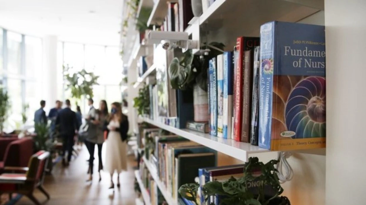 Qyteti amerikan lejon që gjobat e bibliotekave dhe të trafikut të paguhen me donacione ushqimore