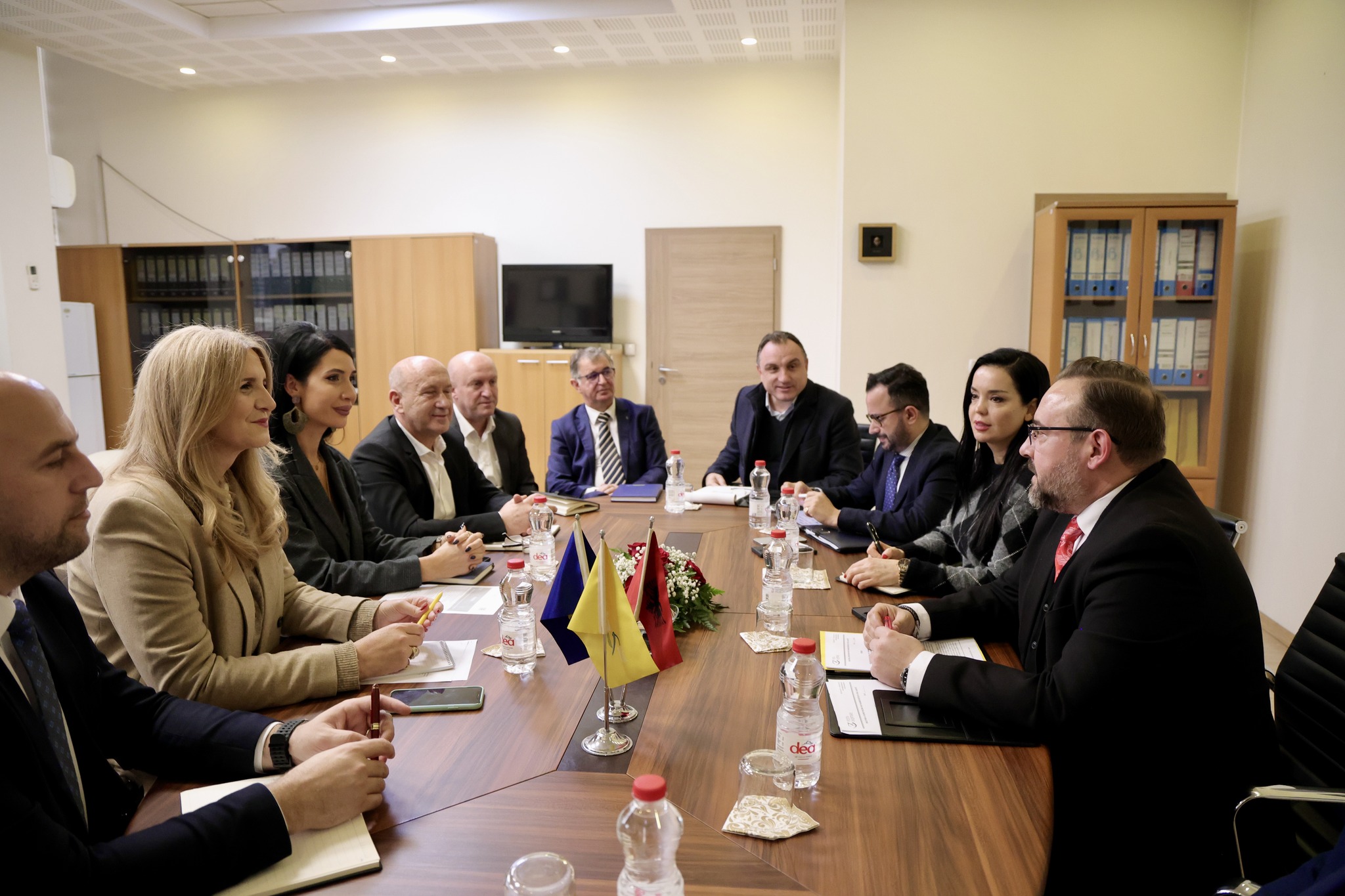 posta-e-kosoves-dhe-ajo-e-shqiperise-koordinohen-per-thellimin-e-bashkepunimit