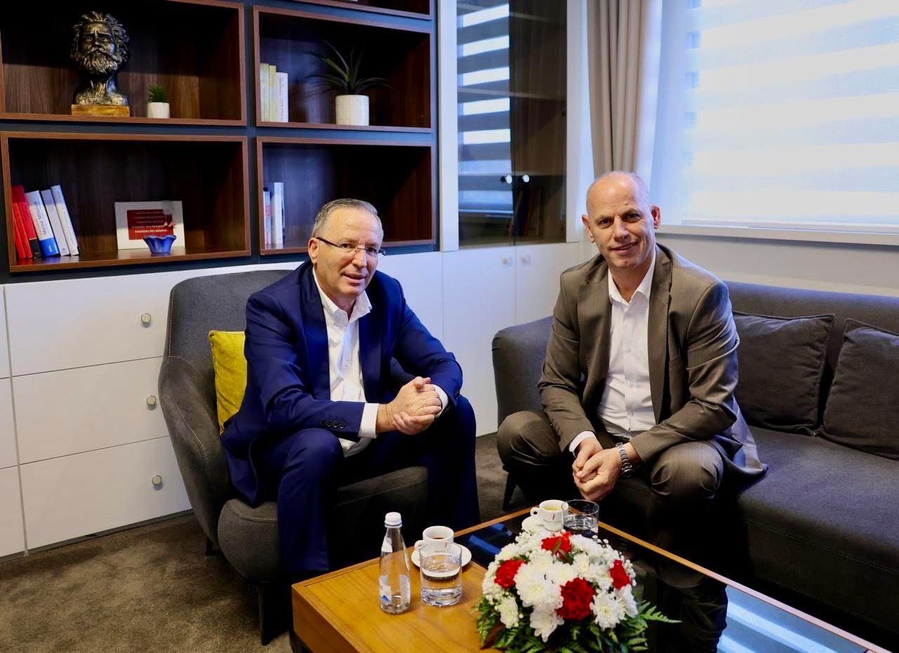 Hamza e pret Lladrovcin në seli të PDK së  flasin për maksimizim të votës në Drenas