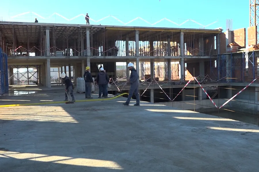 Katër milionë euro për pishinën gjysmë olimpike që do të shërbejë për Lojërat Mesdhetare