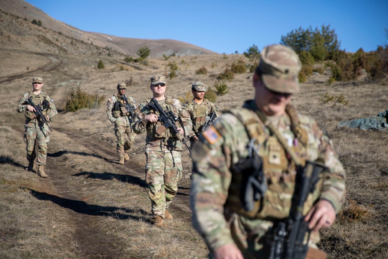 Ushtarët amerikanë demonstrojnë përkushtim ndaj stabilitetit dhe sigurisë në Kosovë
