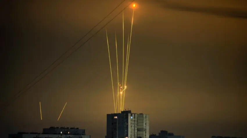 Rusia thotë se rrëzoi 77 dronë ukrainas gjatë natës