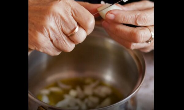 BBC  Gjyshet që shpëtuan kuzhinën shqiptare