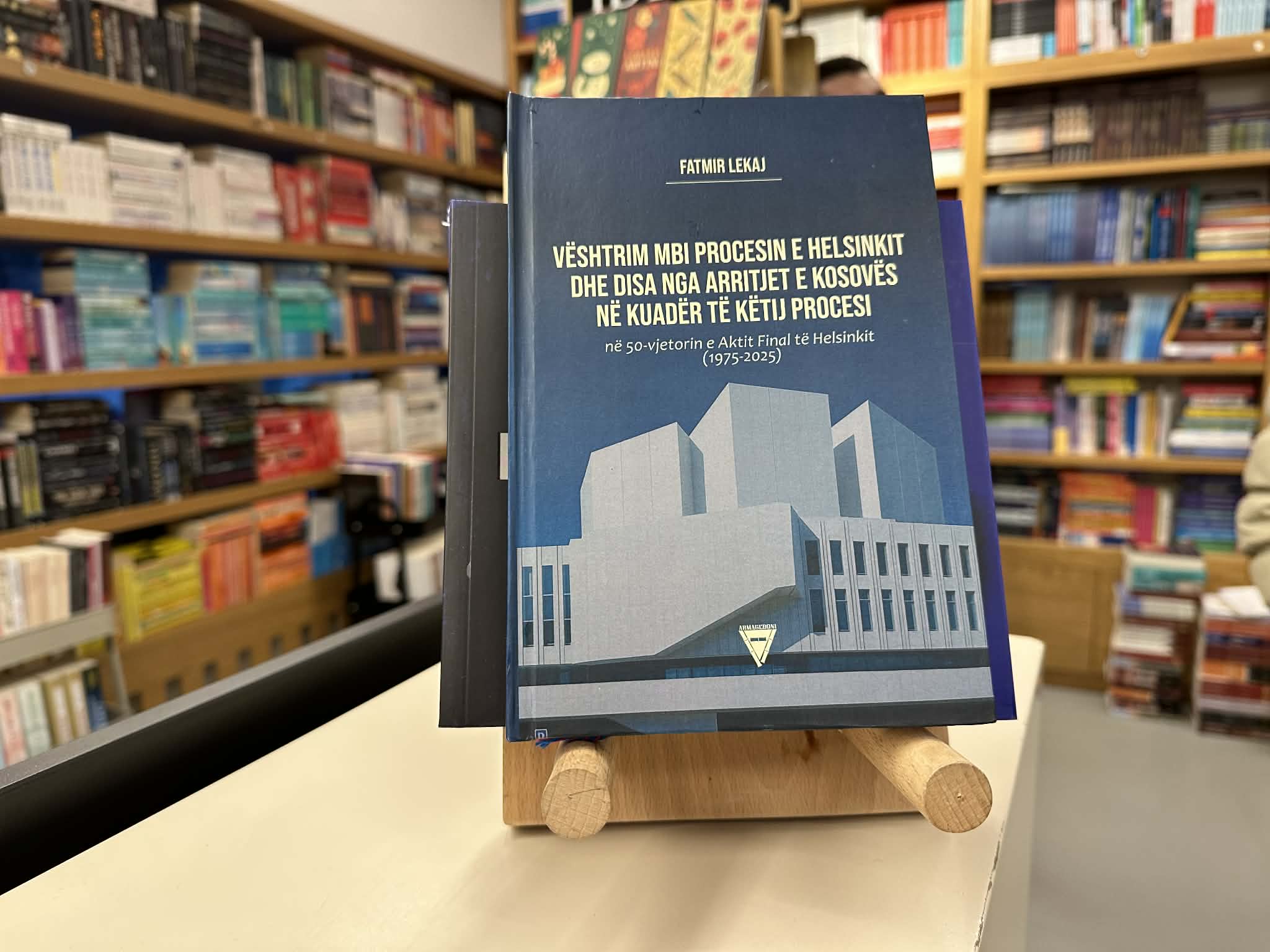 Shpërndahet nëpër librari libri më i ri i Fatmir Lekajt për Procesin e Helsinkit
