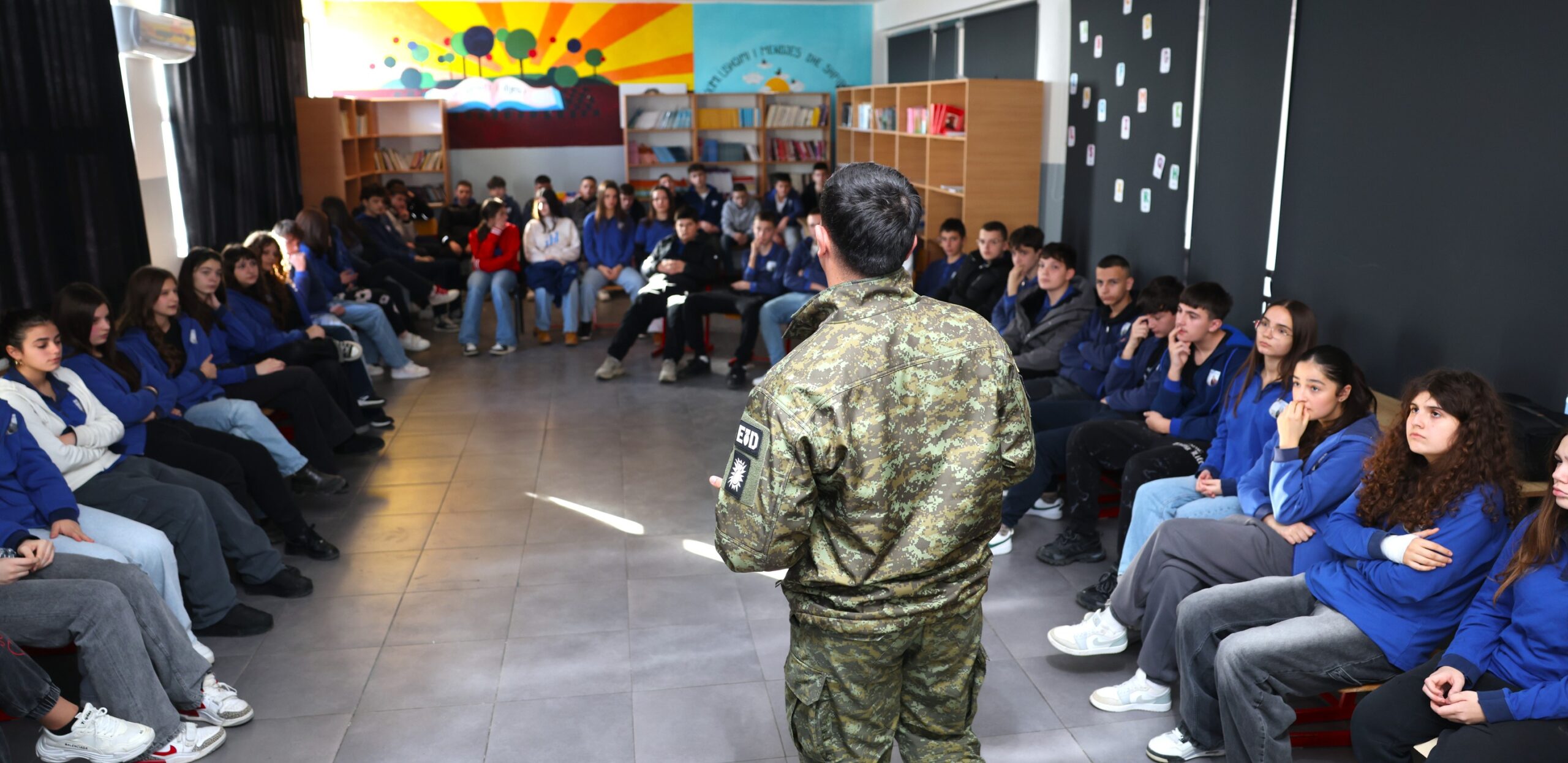 Nxënësit vetëdijesohen për rrezikun nga mjetet piroteknike