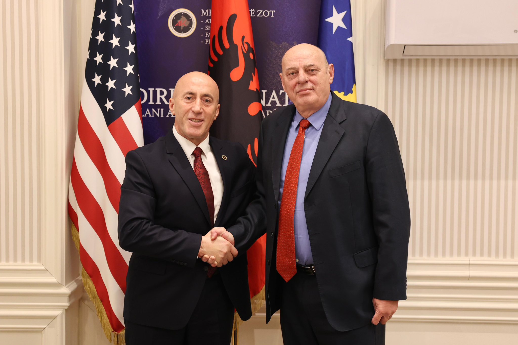 Haradinaj prezanton Agim Çekun si kandidat të AAK së për deputet