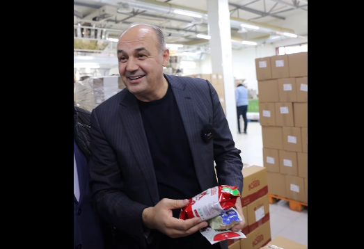 4 shi i PDK së  Hoxhaj me batutë tjetër nga fabrika në Podujevë  Fushata duhet me qenë me spec   video 