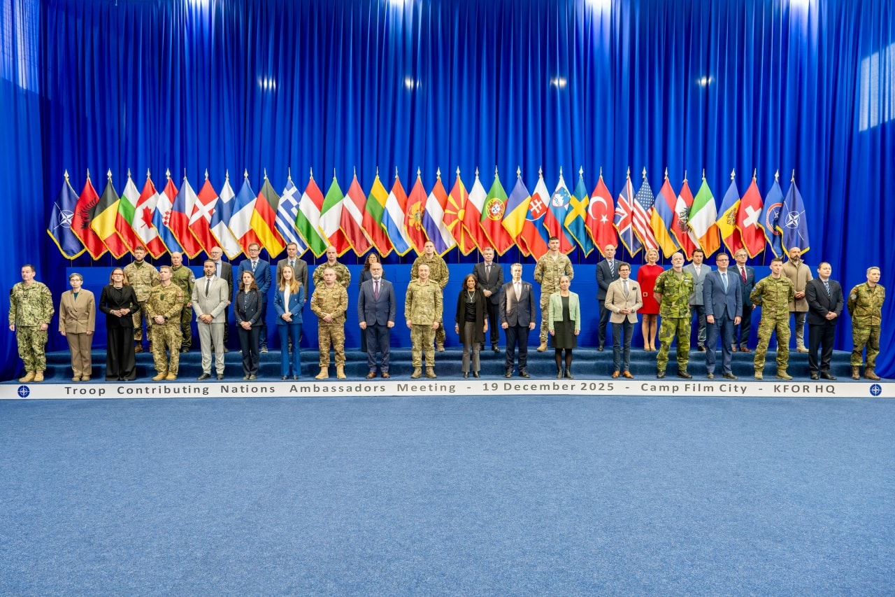 Komandanti i KFOR it takon përfaqësuesit e 33 vendeve kontribuuese me trupa ushtarake