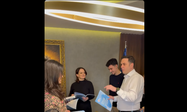 Rritje pagash e përfundim të rrugëve të  lëna në lloç   Abdixhiku njofton se programi i LDK së është gati  video 