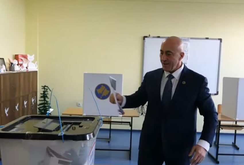 Kandidati i AAK së për kryeministër voton në Gllogjan