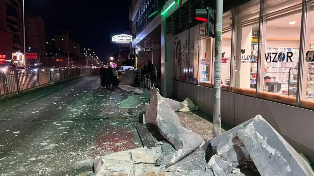 Inspektorati i Fushë Kosovës intervenon pas rënies së fasadës së një objekti