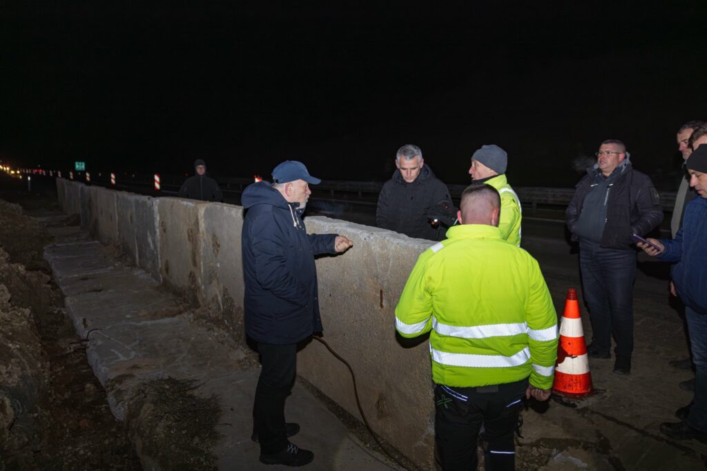 Durmishi mbikëqyr sanimin emergjent të rrëshqitjes në autostradën  Ibrahim Rugova 