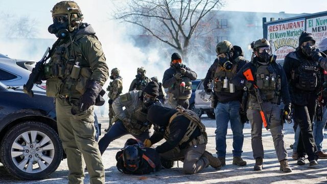  Dëshiron të bëhet perandor i botës   historiani amerikan  Trump po militarizon SHBA të  Europa tani është armiku kryesor