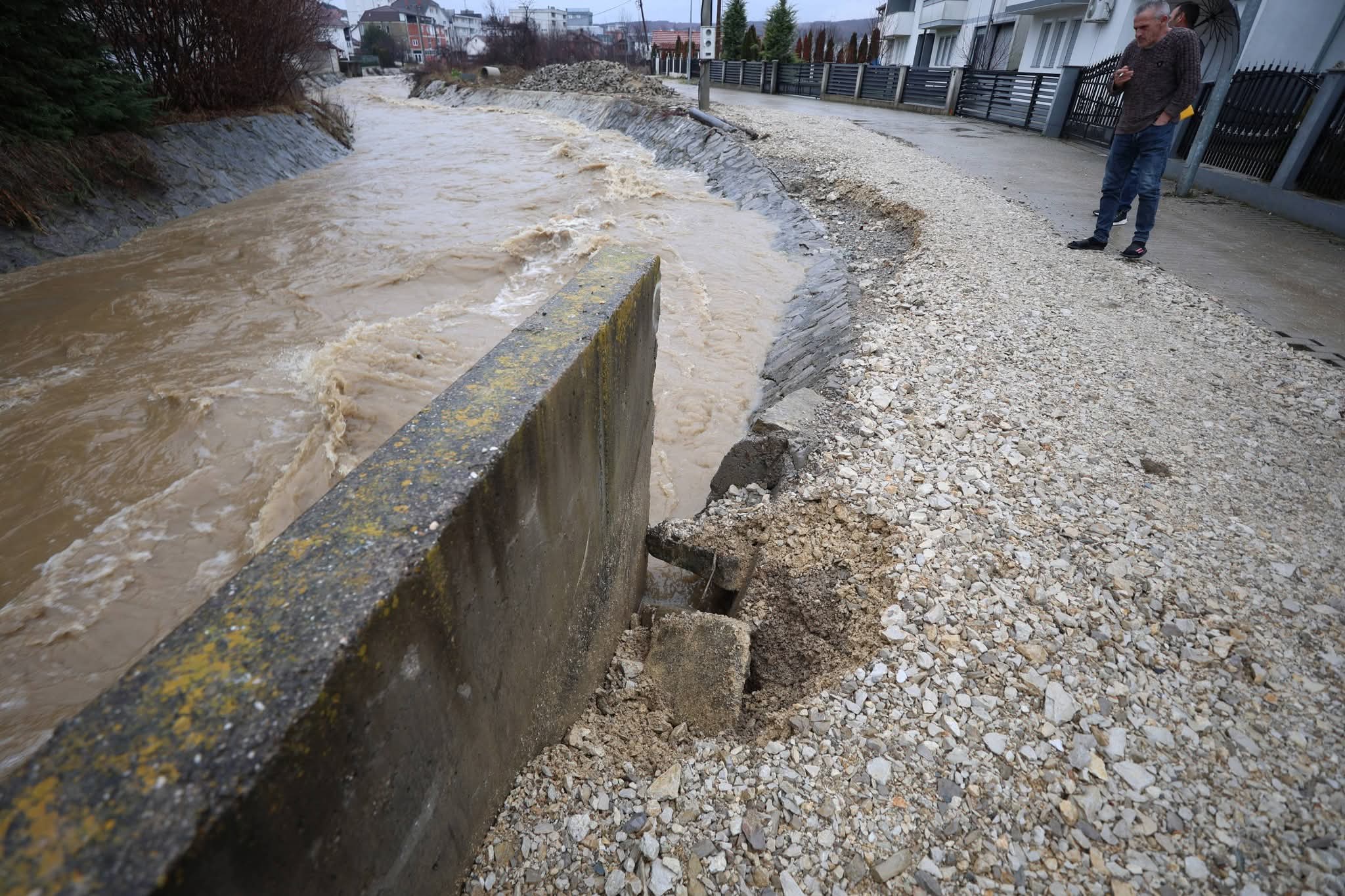  FSK të na vjen për ndihmë   Amir Lushtaku  Situata në Skenderaj  pothuajse alarmante