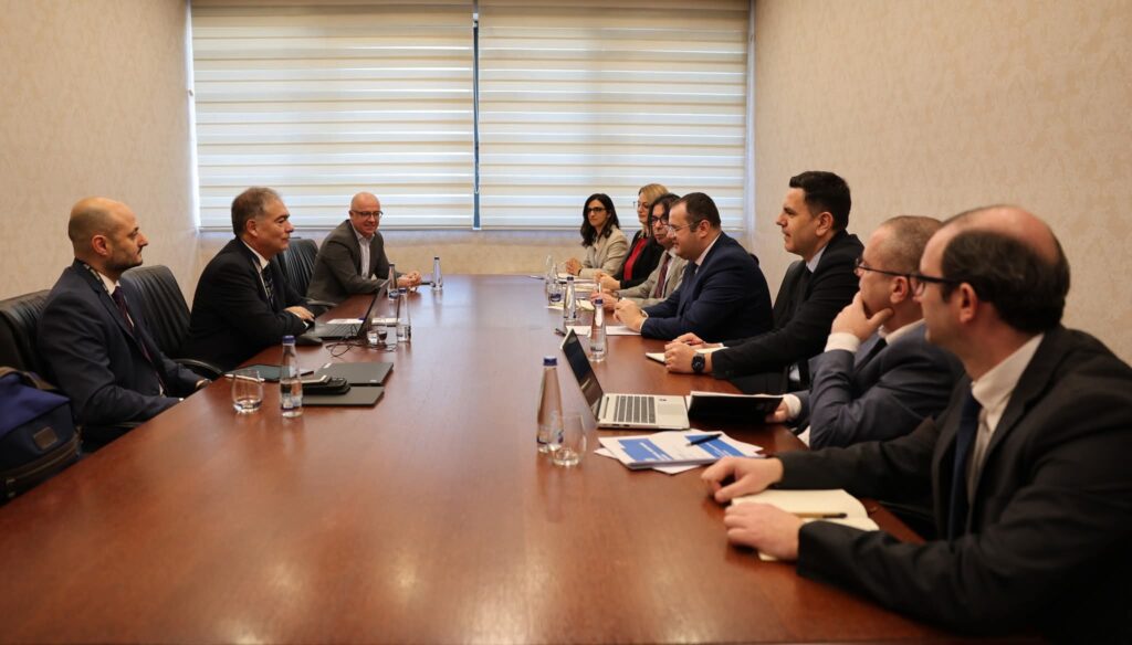 Guvernatori Ismaili pret misionin e ri të FMN së për forcimin e sigurisë kibernetike 