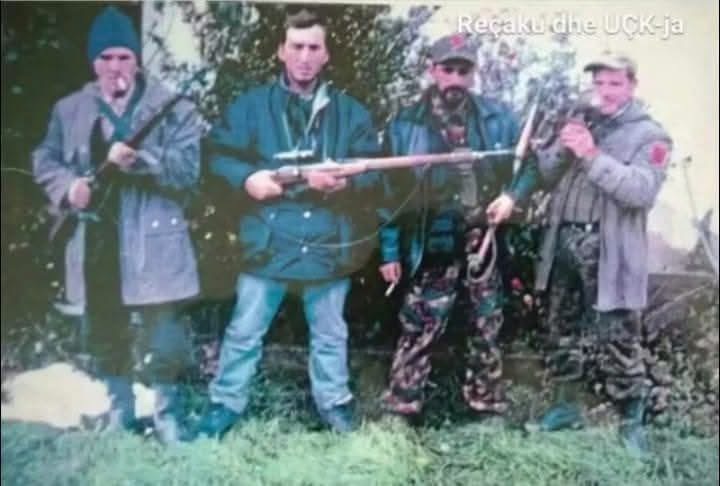 Vija mbrojtëse e UÇK së   Bunkeri nr  1   mbi fshatin Reçak