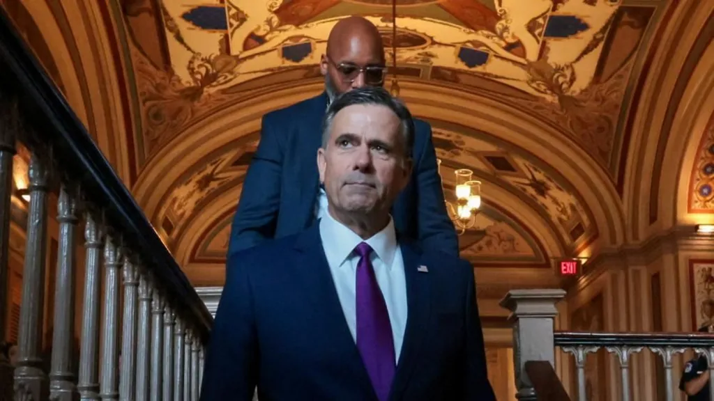 Drejtori i CIA s viziton Venezuelën