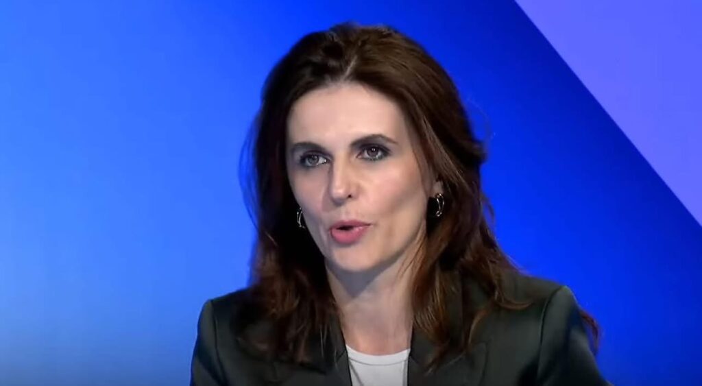 Vlora Çitaku  Qeveria Kurti e zhytur në afera  deklaratat për  pastërti  janë gënjeshtra