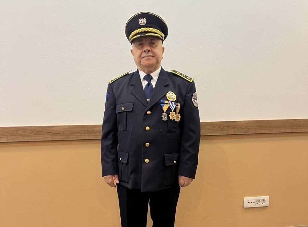 Pas mbi 26 vitesh shërbim  pensionohet polici nga Vushtrria  Salih Dragidella