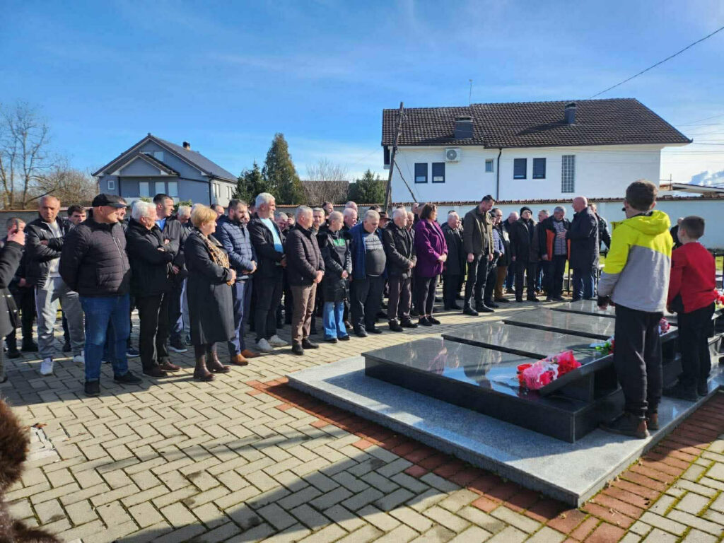 Përkujtohen dëshmorët Hamdi Berisha dhe Kasim Shala në 27 vjetorin e rënies