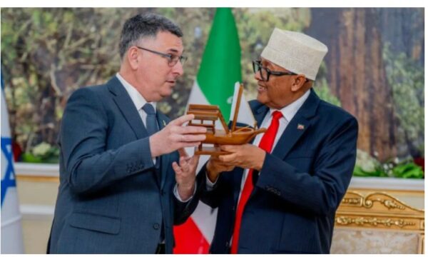Kryediplomati izraelit viziton Somalilandin  zemëron Somalinë